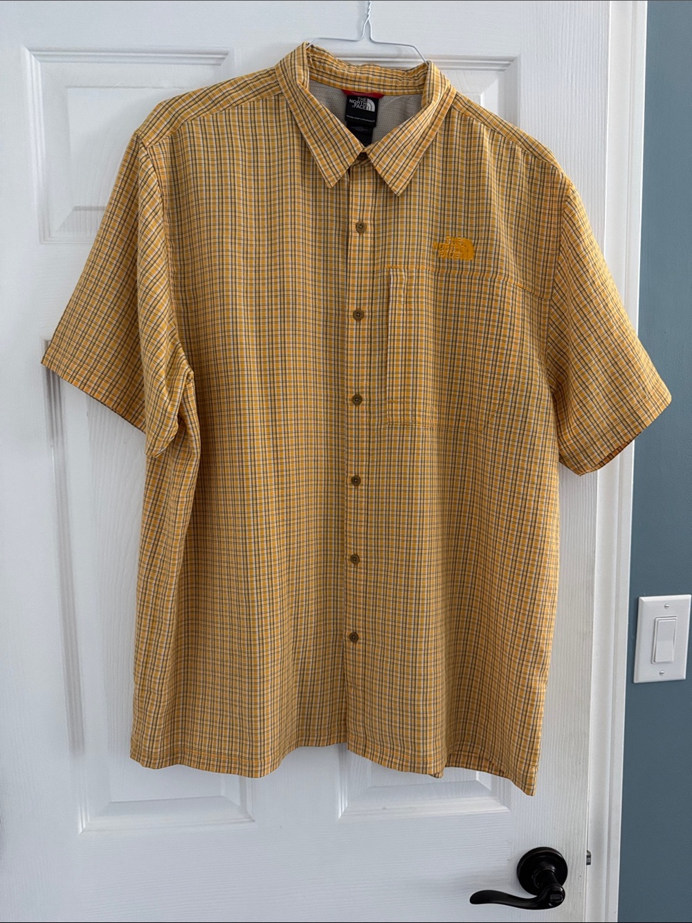 The North Face Men’s orange Plaid Short-Sleeve Button-Up Shirt XL zip pocket